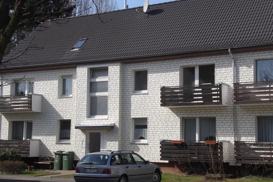 Mehrfamilienhaus mit Fassadenplatten von Zierer