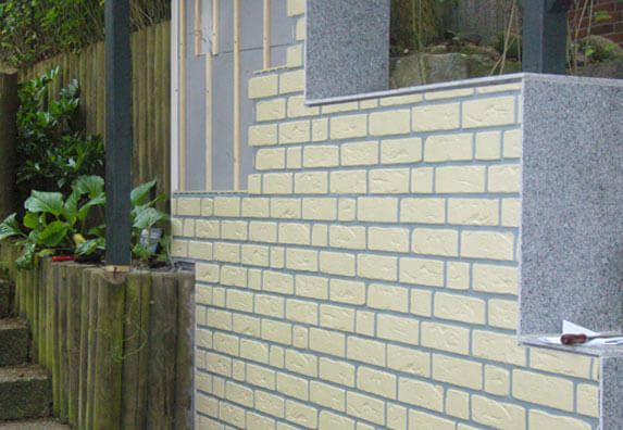 Mauer mit VinyBrick Klinker aus Kunststoff bekleiden